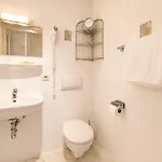 招待所 Weisse Rose, Parkplatz, Fruehstueck, Wlan, Zentral 3*
