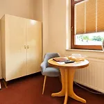 Weisse Rose, Parkplatz, Fruehstueck, Wlan, Zentral 3* 巴特埃尔斯特