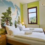 招待所 Weisse Rose, Parkplatz, Fruehstueck, Wlan, Zentral