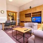 Weisse Rose, Parkplatz, Fruehstueck, Wlan, Zentral 招待所 3*