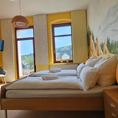 Weisse Rose, Parkplatz, Fruehstueck, Wlan, Zentral ゲストハウス バート・エルスター