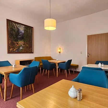 Weisse Rose, Parkplatz, Fruehstueck, Wlan, Zentral ゲストハウス 3*