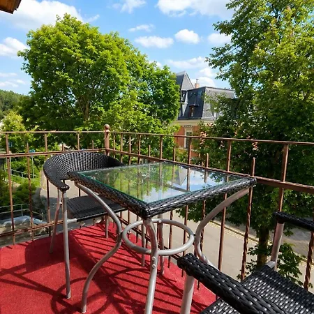 Yfb Fruehstueckspension Weisse Rose I Zentral Gelegen 게스트하우스 3*