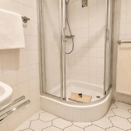 Yfb Pension Weisse Rose I Zentral Gelegen 3*
